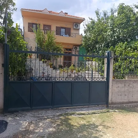 Zota Appartement Gjirokastër